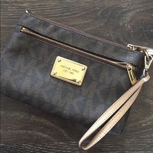 Michael Kors wristlet